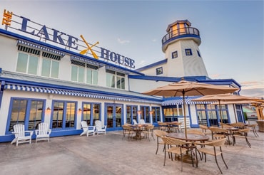 Exterior of Lake House Restaurant and Casino in Sylvan Beach, NY